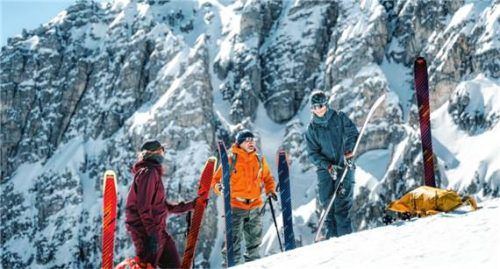 Mit richtig gepflegten Fellen kommen Tourengeher entspannt am Gipfel an. Foto Kohla