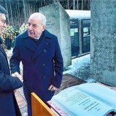 Ungarns Staatspräsident besucht KZ-Gedenkstätte im Mühldorfer Hart
