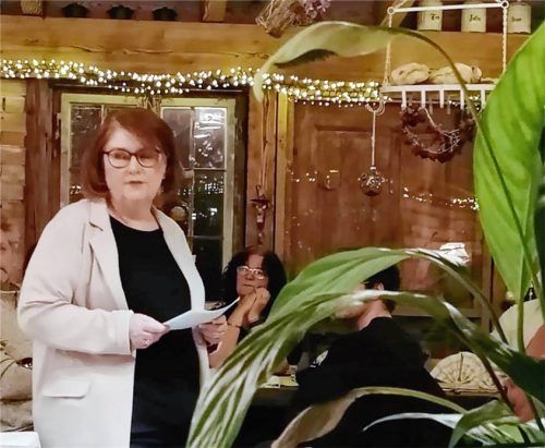 Petra Asanger möchte für das Bürgermeisteramt in der Gemeinde Mettenheim kandidieren. Sie braucht dafür noch Unterstützerunterschriften. Foto re