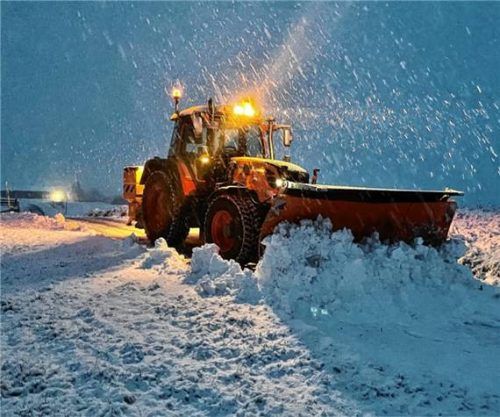 Räumfahrzeug im Einsatz.Foto Markt Haag