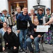Gspuit, gsunga und glacht für den guten Zweck