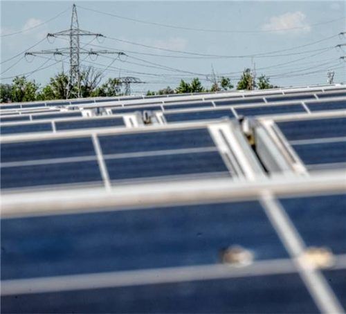 Sechs kommunale Gebäude in der Gemeinde Tuntenhausen könnten bald mit Photovoltaikanlagen zur Eigenstromerzeugung ausgestattet werden. Foto DPA