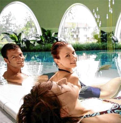Seit 1. Januar 2026 müssen Gäste, die nicht aus Bad Aibling kommen, beispielsweise für den Besuch der Therme einen Tageskurbeitrag von einem Euro bezahlen. Foto Stadtwerke Bad Aibling/picture alliance/dpa | Jan Woitas