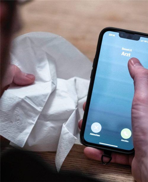 Seit einigen Jahren können sich Patienten bei kleineren Krankheiten die Krankschreibung auch telefonisch besorgen. Foto dpa
