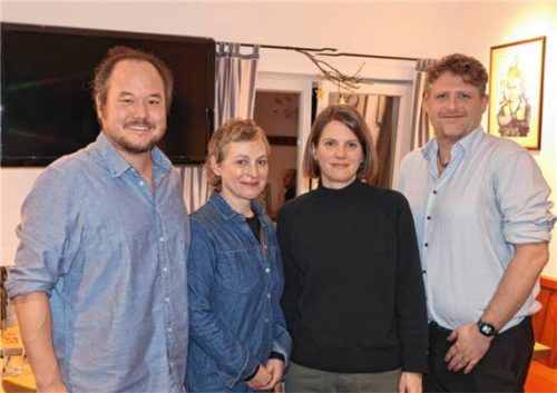 Sie führen die Liste der 13 Kandidaten der „Initiative Traunstein“ an: (von links) Tobias Naturski (Platz 4), Roswitha Maier (2), Sabine Garbarino (1) und Florian Fraunhofer (5). Foto Volk