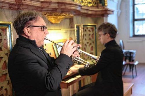 Spielten auf der Empore: der Trompeter Guido Segers und der Organist Johannes Berger. Foto Münch