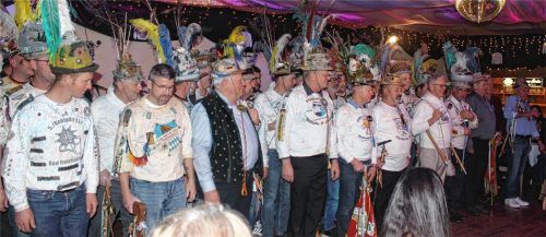 Still gestanden! Die Reservisten beim nicht ganz so ernst gemeinten Appell. Foto re