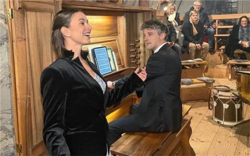 Stilsicher und ohne sichtbare Anstrengung sang Sopranistin Marie-Sophie Pollak, hier begleitet von Johannes Berger. Foto Kirchner