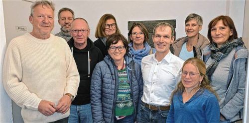 Treten für die Liste 83104 an: (von links) Thomas Kranz, Oliver Tönse, Michael Haupert, Christiane Schunda, Carmen Gallitzendorfer, Claudia Gäbert, Martin John, Claudia Fröhlich, Anna-Maria John, Margit Kraus.Foto re