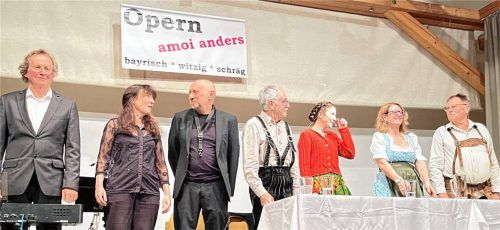 Verabschieden sich nach zehn erfolgreichen Jahren vom Publikum: (von links) Ernst Hofmann, Gerlinde Hofmann, Stefan Schrag, Max Dietrich, Leni Böhm, Brigitte Oberkandler und Hans Küsters.Foto  Janeczka