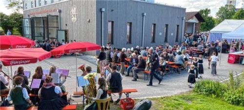 Viele Besucher kamen zur Eröffnung nach Pfaffenhofen.