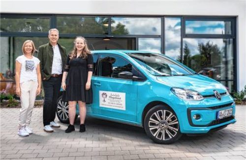 Von links: Magdalena Kirsch, stellvertretende Pflegedienstleitung Ambulanter Pflegedienst, Geschäftsführer Benjamin Helgerth und Yvonne Ranft, Pflegedienstleitung Ambulanter Pflegedienst.