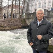 Experiment mit der Eisbachwelle