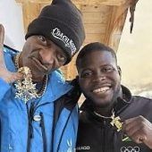 Eine Kette von Snoop für Jamaika