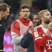 Und wieder droht die Tribüne