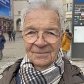 UMFRAGE: SOLLTEN SENIOREN FREIWILLIGE FAHRTESTS MACHEN?