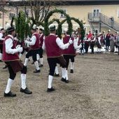 500 Besucher sehen Schäffler in Thambach