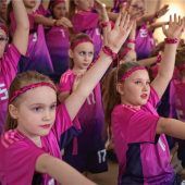 Haager Tanzgarden erfreuen Bewohner des Betreuungszentrums Wernhardsberg in St. Wolfgang