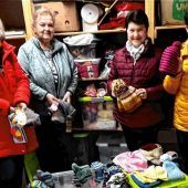 Waldhauser „Strickliesln“ spenden für die Ukraine
