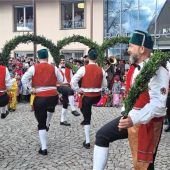 „Servus Obing“ grüßen die Schäffler