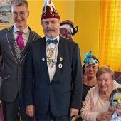 Faschingsgilde Bad Aibling begeistert Bewohner im Seniorenheim