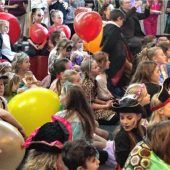 Lustige und kurzweilige Stunden beim Kinderfasching in der St. Wolfganger Goldachhalle