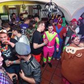 Narren feiern Rosenmontagsfinale in Sterneck