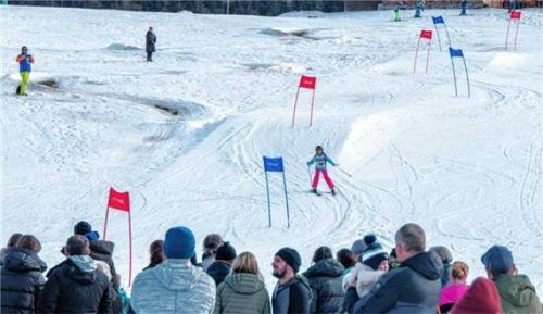 Abschlussrennen vor den Augen von Geschwistern, Eltern und Verwandten. Foto Flug