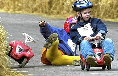 Auf den Bobbycar, fertig, los! Für die kleinsten Faschingsfreunde veranstaltet die Rottalia in diesem Jahr ein Bobbycar-Rennen auf dem Stadtplatz (Symbolbild). Foto Dpa