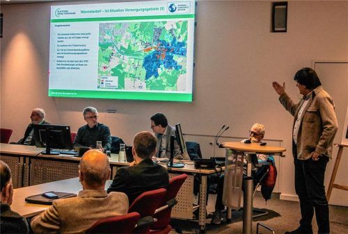 Ausführlich erklärten Vertreter der „AGFW“ die Wärmeplanung der Zukunft für Kolbermoor.