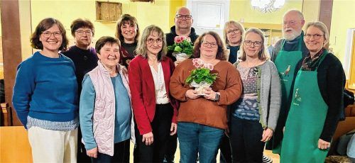 Bei der Jahresversammlung: (von links) Angelika Schmid, Elfriede Angerer, Hedwig Wimmer, Brigitte Gaigl, Maria Kitzeder, Markus Kufner, Nina Kufner, Betty Vital, Lisa Mittermaier, Thomas Pummerer und Sabine Pummerer. Foto Mittermaier