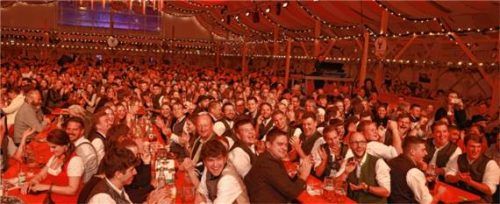 Bierzeltstimmung beim Haager Herbstfest.