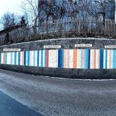 Ortssilhouette auf der Mauer