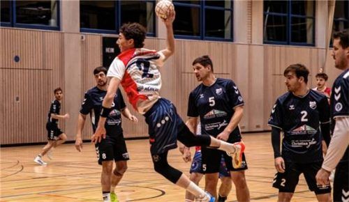 Bruckmühls Lorenz Paul beim Wurf. Foto Manfred Pollnow