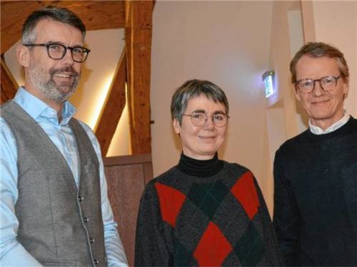 Bürgermeister Stefan Kattari (von links) verabschiedete Anette Grimm und begrüßte Alexander Weißer als neuen Museumsleiter. Foto Eder