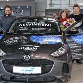 Franziska Scharte aus Söchtenau gewinnt den Mazda 2 Hybrid