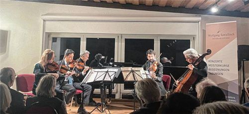 Das Ensemble Isura mit Rita Kunert (Violine), David Schultheiß (Violine), Clemens Gordon (Viola), Roswitha Timm (Violoncello) und Dmitri Vinnik (Klavier). Foto Kirchner