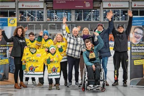 Das Heimspiel der Starbulls Rosenheim am Sonntag steht im Zeichen des Kampfes gegen Leukämie.Foto Christoph Sinzinger