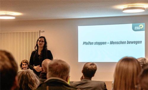 Das Pfeifen stoppen – das war das Motto bei einer Thansauer Infoveranstaltung der Bundestagsabgeordneten Victoria Broßart. Foto Thomae
