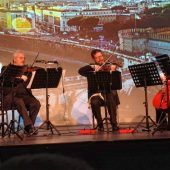 Hingabe und schwelgerische Eleganz