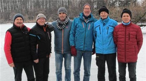 Das Siegerteam: (von links) Moar Bruno Stadinger, Wolfgang Frantz, Bernhard Maier, Walter Moritz, Alois Blüml und Martin Jansen. Foto re