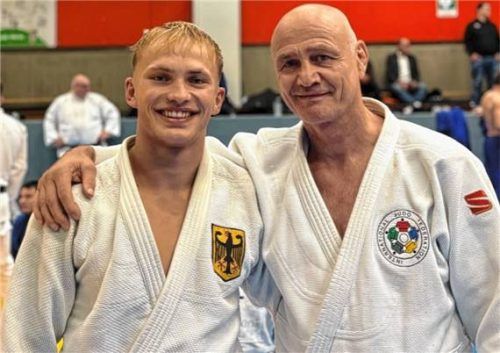 Der Bad Aiblinger Judoka Patrick Weisser (links) erhielt von Bundestrainer Udo Quellmalz ein Lob.Foto re
