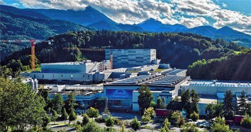 Der Mineralbrunnen Adelholzener hat beim Landratsamt Traunstein beantragt, bis 2036 jährlich 1,59 Millionen Kubikmeter Wasser und danach 1,29 Millionen Kubikmeter zu entnehmen. Bis Montag, 9. Februar, können Träger öffentlicher Belange Stellungnahmen abgeben. Foto Archiv Krammer