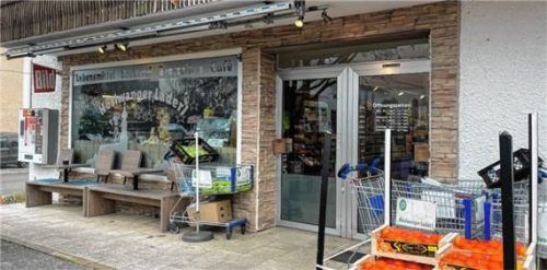 Der Nahversorger für Höslwang.Foto elk