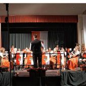 Neuer Fußballplatz und tolle Musik