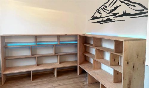 Der neue Raum für die kleine Bücherei in der Staudach-Egerndacher Schule ist fertig. Nun muss dieser noch mit Büchern und Leben gefüllt werden. Foto  Eder