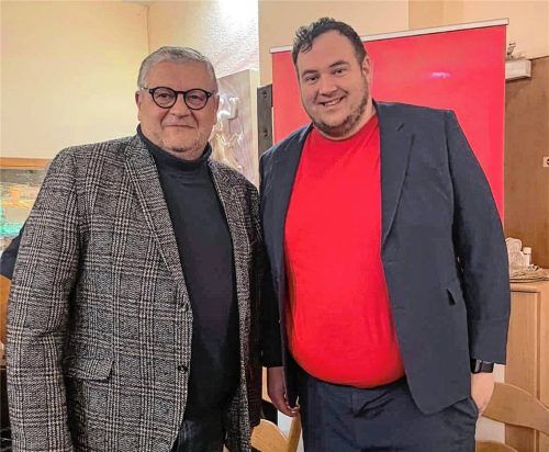 Der SPD-Ortsverein Waldkraiburg mit Vorsitzendem Patrick Hüller (rechts) unterstützt im Wahlkampf den CSU-Bürgermeisterkandidaten Emil Kirchmeier. Foto SPD Waldkraiburg