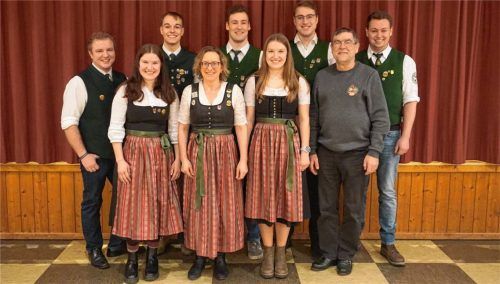 Der Vorstand freut sich auf das 125-Jahr-Fest, von links: Beisitzer Sebastian Lohmeyer, Schriftführerin Lena Landenhammer, Jugendwart Manuel Wagner, Schützenmeisterin Anita Schwarzenbeck, Sportwart Markus Landenhammer, Kassier Sarah Landenhammer, Beisitzer Martin Krieger, Beisitzer Anton Schleibinger und Zweiter Vorstand Michael Seisenberger. Foto Sutherland