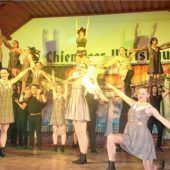 Fasching und Showtanz begeistern beim legendären Sportlerball