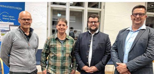 Die Bürgermeisterkandidaten für Neumarkt-St. Veit: (von links) Thomas Döring (Grüne), Madlen Winterer (SPD), Stefan Streck (CSU) und Peter Hobmaier (UWG). Foto Christa Latta